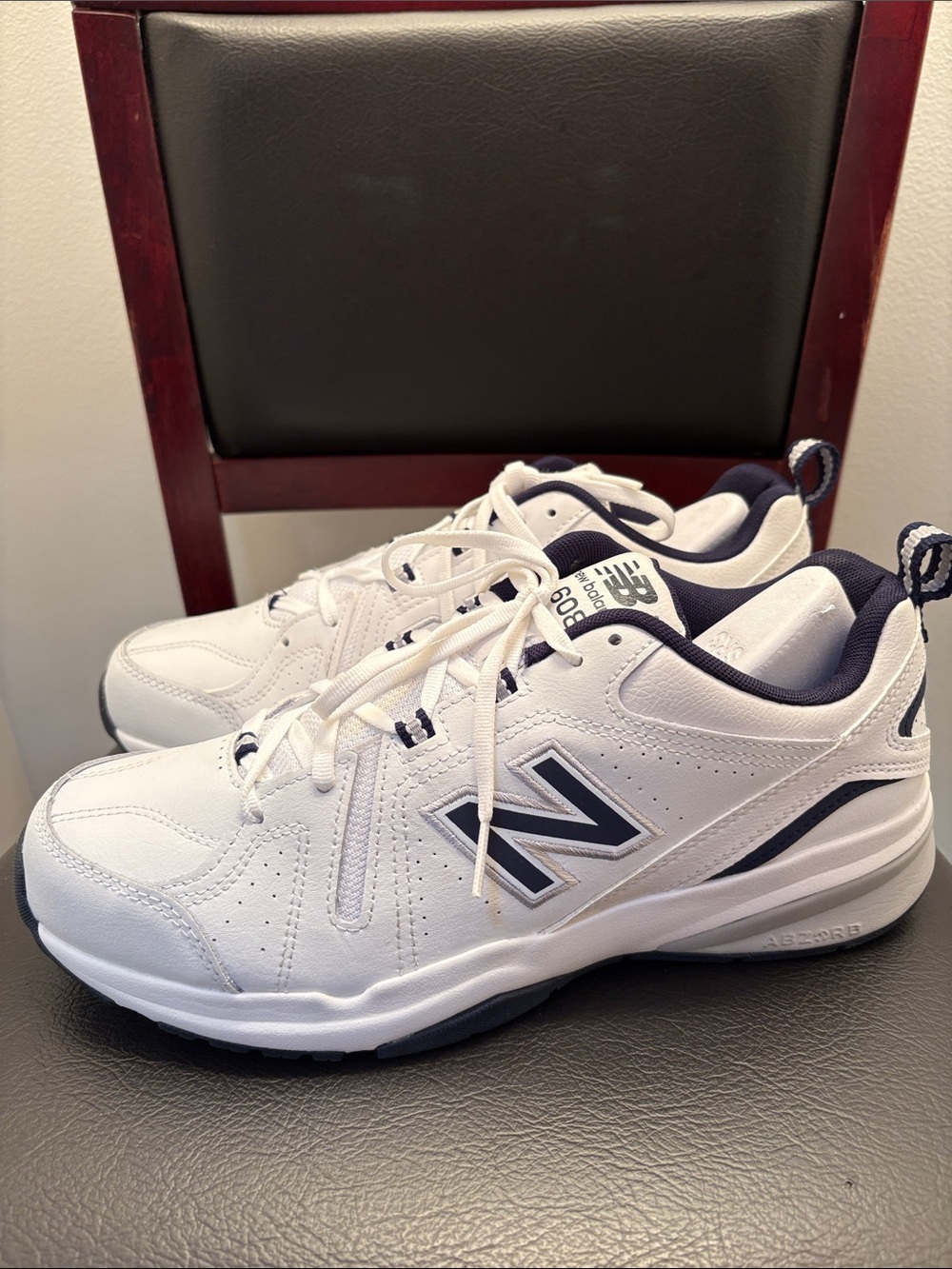 New Balance 608 Men's White and Navy Athletic Walking Shoes Size 10